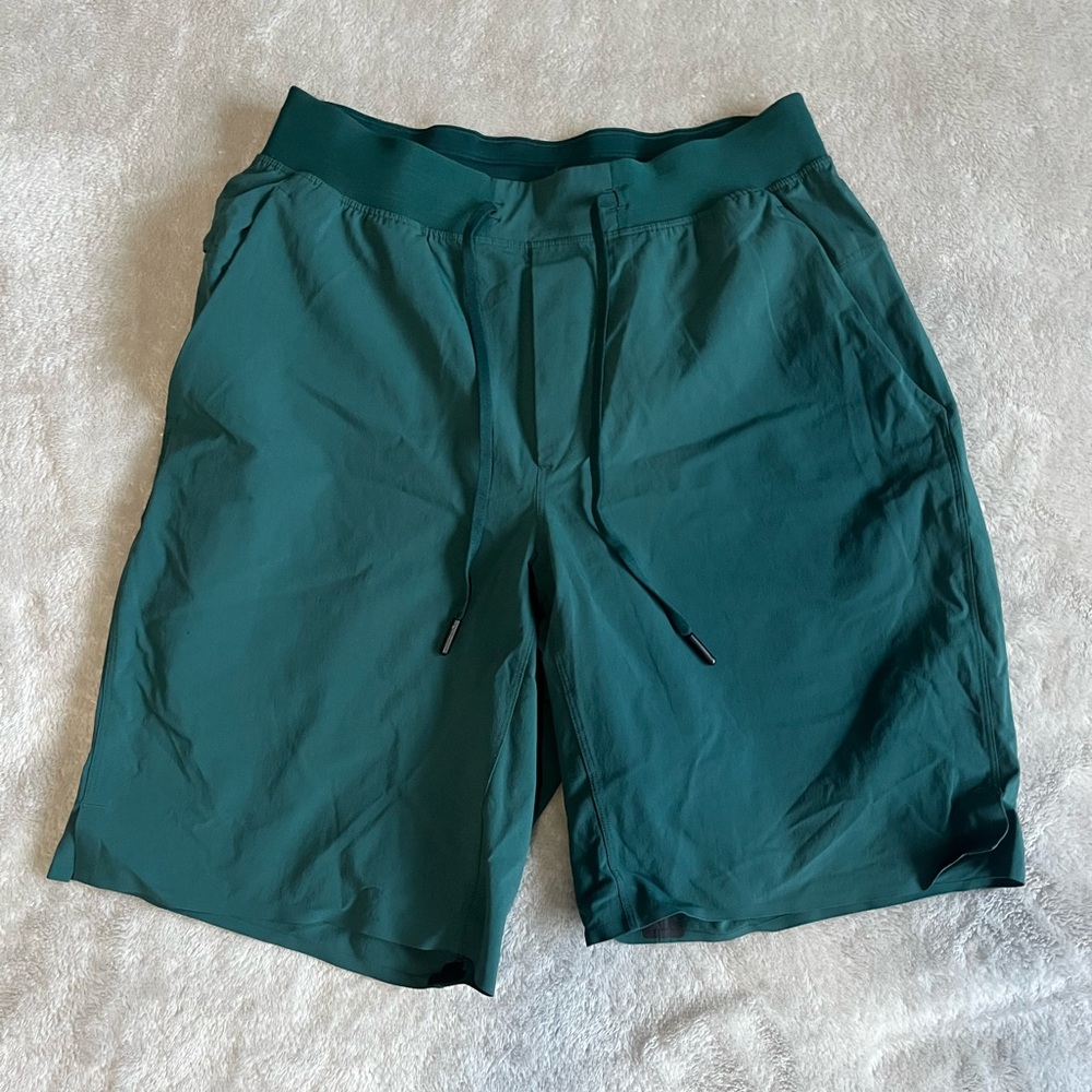 Lululemon T.H.E. Shorts *License To Train 9” size small